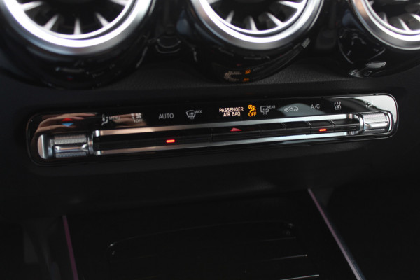 Mercedes-Benz EQB 250 Business Line 7p. 67 kWh / Camera / Apple CarPlay / Half leder / Keyless / 18'' / Navigatie / DAB / Dodehoek / Cruise Control