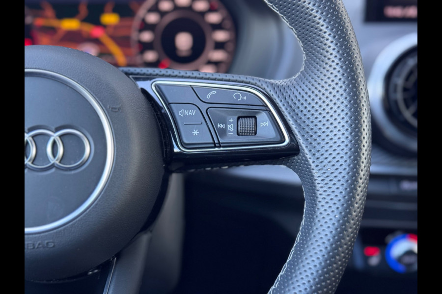 Audi Q2 35 TFSI S Edition Pano/Keyless/Camera/Sfeer