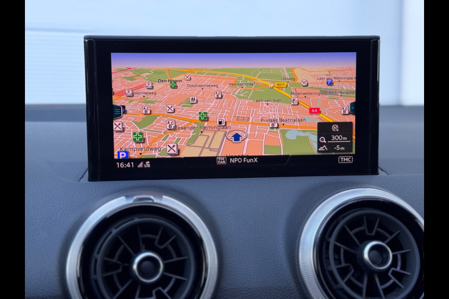 Audi Q2 35 TFSI S Edition Pano/Keyless/Camera/Sfeer