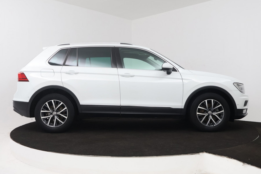 Volkswagen Tiguan 1.5 TSI Comfortline Business (NAVIGATIE, TREKHAAK, 360 CAMERA, VIRTUAL COCKPIT, LED)