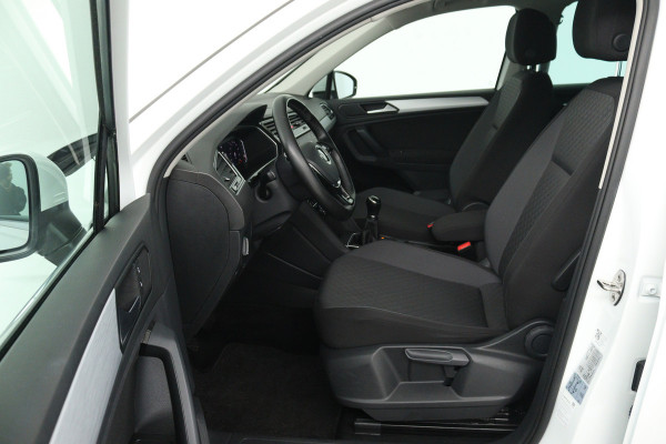 Volkswagen Tiguan 1.5 TSI Comfortline Business (NAVIGATIE, TREKHAAK, 360 CAMERA, VIRTUAL COCKPIT, LED)