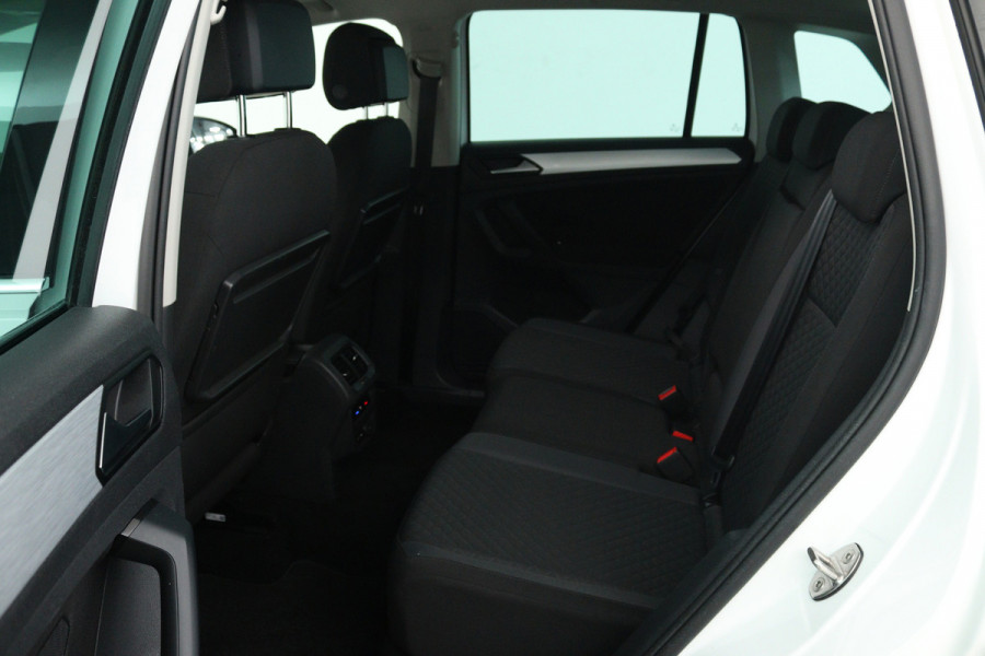 Volkswagen Tiguan 1.5 TSI Comfortline Business (NAVIGATIE, TREKHAAK, 360 CAMERA, VIRTUAL COCKPIT, LED)