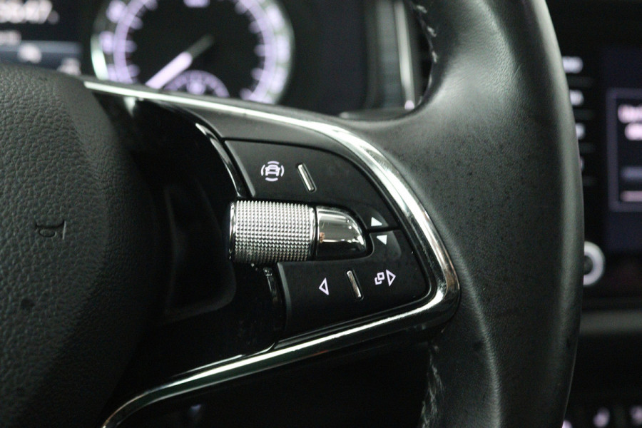 Škoda Kodiaq 1.5 TSI Business Edition 7p. (TREKHAAK, NAVI, CAMERA, PDC, STOELVERWARMING, 1e EIGENAAR, CARPLAY, GOED ONDERHOUDEN)