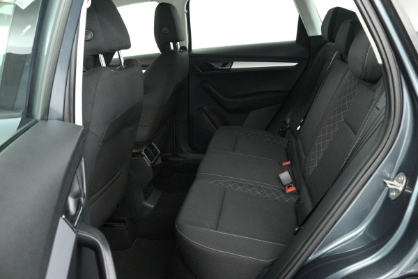 Škoda Karoq 1.0 TSI Clever Edition (NAVIGATIE, STOELVERWARMING, PARKEERSENSOREN, CARPLAY)