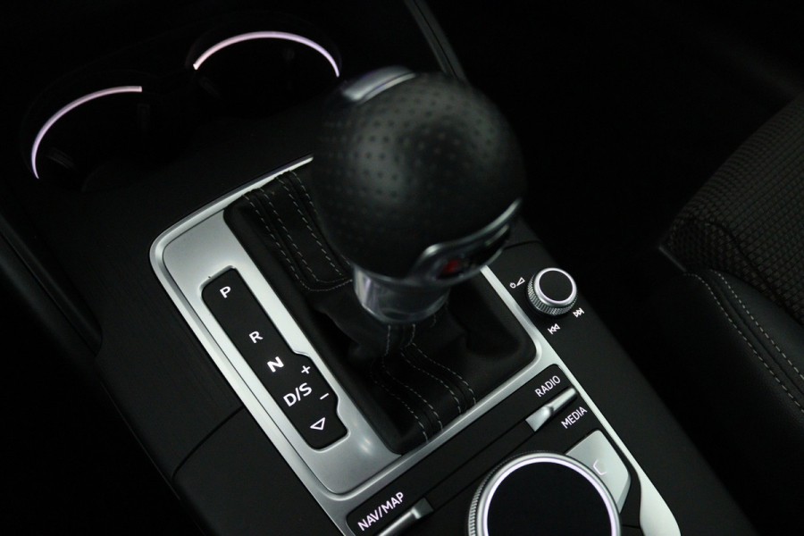 Audi A3 Sportback 35 TFSI CoD Advance Sport S-Line (VIRTUAL COCKPIT, STOELVERWARMING, LED, PDC, 1e EIGENAAR, GOED ONDERHOUDEN)
