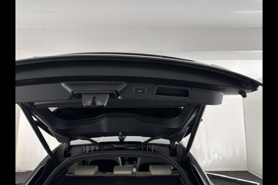 Land Rover Range Rover Velar 2.0 P300 Turbo AWD R-Dynamic HSE Aut. *PANO | HEAD-UP | LEATHER | MATRIX-LED | MEMORY-PACK | BLINDSPOT | MERIDIAN-SURROUND | DIGI-COCKPIT | CAMERA | KEYLESS | HEATED-COMFORTSEATS | PRIVACYGLASS | SHIFTPADDLES | TOWBAR | 22"A