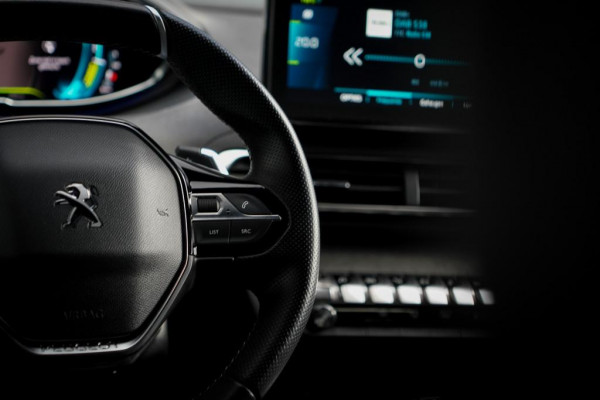 Peugeot 3008 1.6 HYbrid4 300 GT / Dode Hoek / Zwart Dak / Parelmoer Wit / Carplay