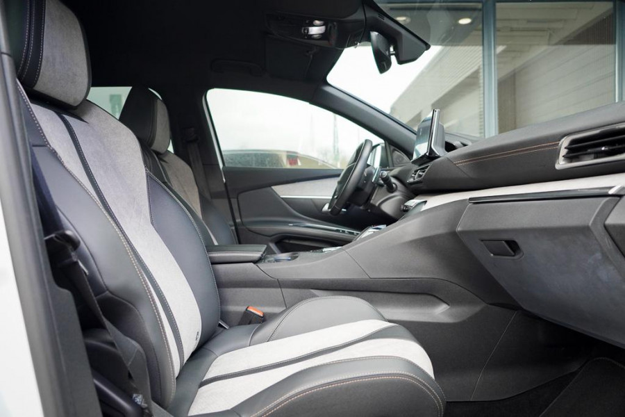 Peugeot 3008 1.6 HYbrid4 300 GT / Dode Hoek / Zwart Dak / Parelmoer Wit / Carplay