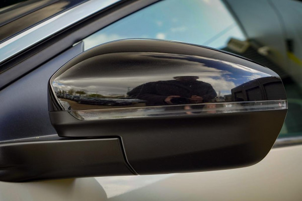 Peugeot 3008 1.6 HYbrid4 300 GT / Dode Hoek / Zwart Dak / Parelmoer Wit / Carplay