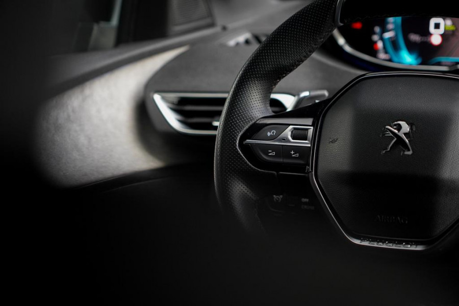 Peugeot 3008 1.6 HYbrid4 300 GT / Dode Hoek / Zwart Dak / Parelmoer Wit / Carplay