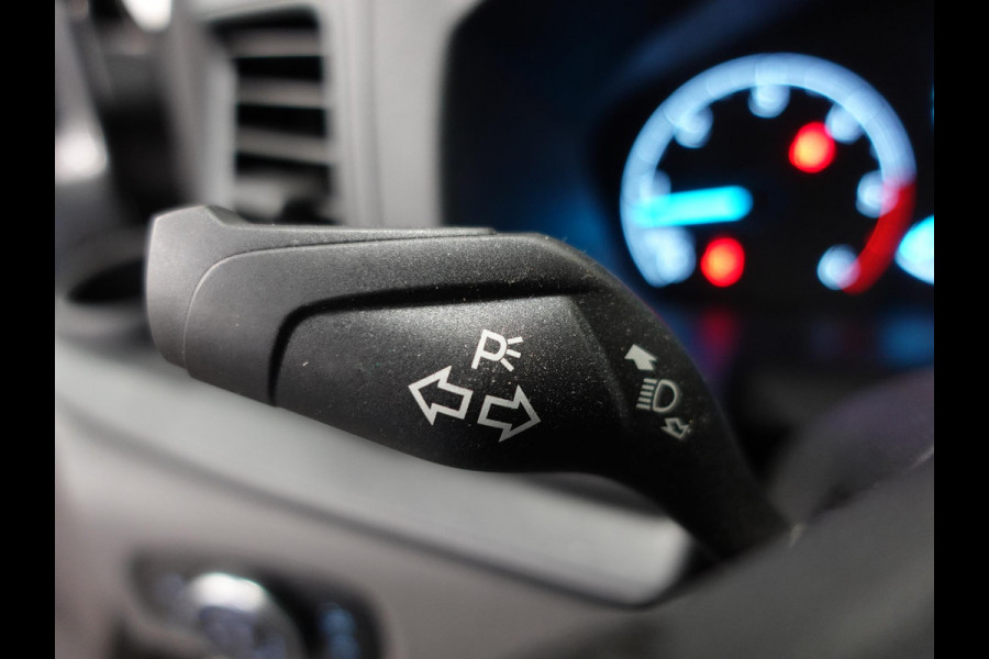 Ford Transit Custom 130pk Automaat L2H1 Trend Navi Cruise control Camera Parkeersensoren