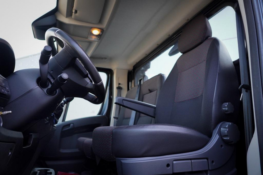 Peugeot Boxer 335 2.2 BlueHDi 165 L3H2 Pro / Oprijwagen / Autotransport / 1290 kg laadgewicht / Luchtvering / Lier / Jegger Alu Opbouw