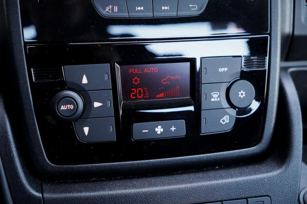 Peugeot Boxer 335 2.2 BlueHDi 165 L3H2 Pro / Oprijwagen / Autotransport / 1290 kg laadgewicht / Luchtvering / Lier / Jegger Alu Opbouw