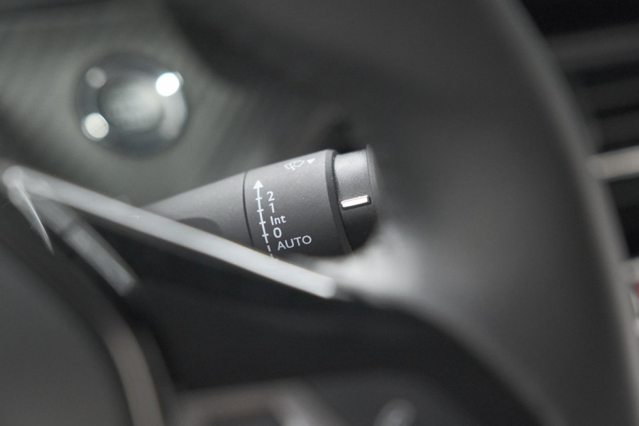 Peugeot e-208 EV Allure 50 kWh | Parkeersensoren | Apple Carplay | Climate Control | 3-fasen