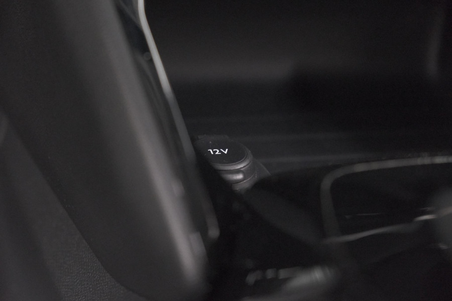 Peugeot e-208 EV Allure 50 kWh | Parkeersensoren | Apple Carplay | Climate Control | 3-fasen