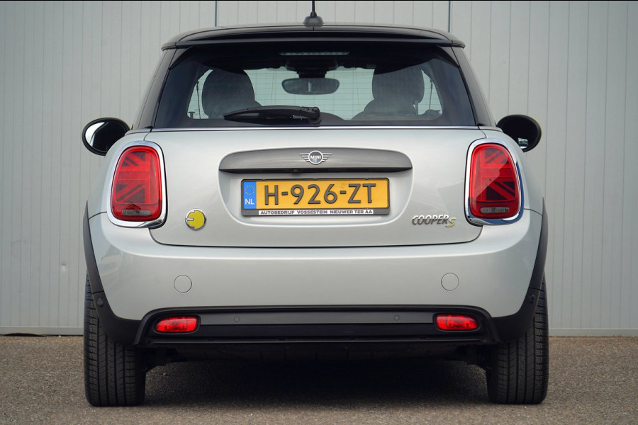 MINI Mini Electric Charged 33 kWh / Incl. BTW / Harman Kardon / Camera / Navi / Stoelverw. / Head-Up / Leder