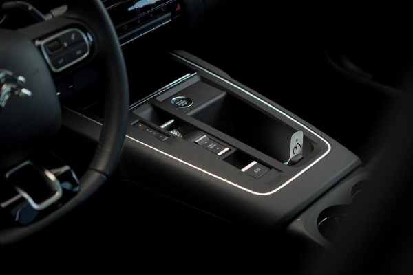 Citroën C5 Aircross 1.6 Plug-in Hybrid 225 Shine / Pano / Black Pack / Dode Hoek / Carplay