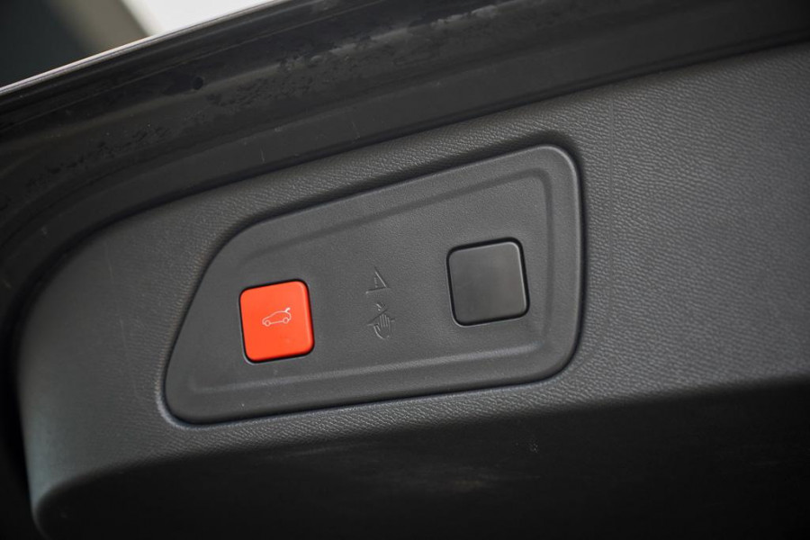 Citroën C5 Aircross 1.6 Plug-in Hybrid 225 Shine / Pano / Black Pack / Dode Hoek / Carplay