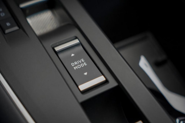 Citroën C5 Aircross 1.6 Plug-in Hybrid 225 Shine / Pano / Black Pack / Dode Hoek / Carplay