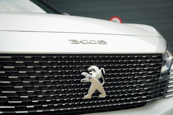 Peugeot 3008 1.6 HYbrid4 300 GT / Pano / Elek Klep / Carplay / Black Pack