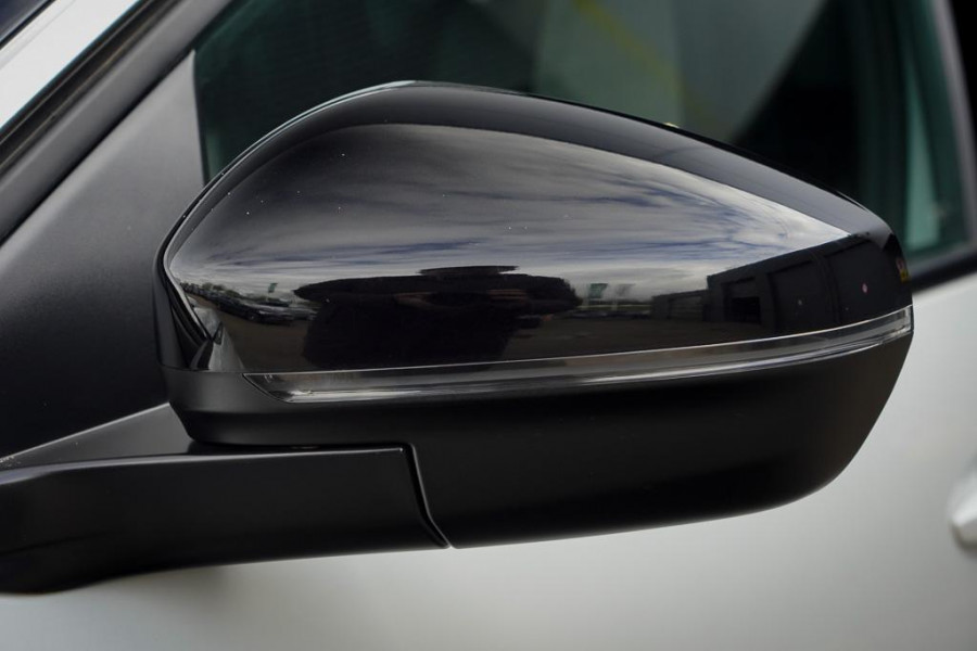 Peugeot 3008 1.6 HYbrid4 300 GT / Pano / Elek Klep / Carplay / Black Pack