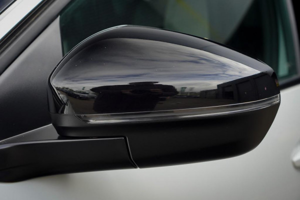 Peugeot 3008 1.6 HYbrid4 300 GT / Pano / Elek Klep / Carplay / Black Pack