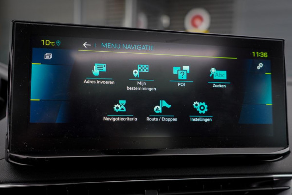 Peugeot 3008 1.6 HYbrid4 300 GT / Pano / Elek Klep / Carplay / Black Pack