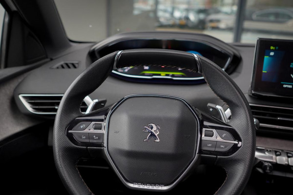 Peugeot 3008 1.6 HYbrid4 300 GT / Pano / Elek Klep / Carplay / Black Pack