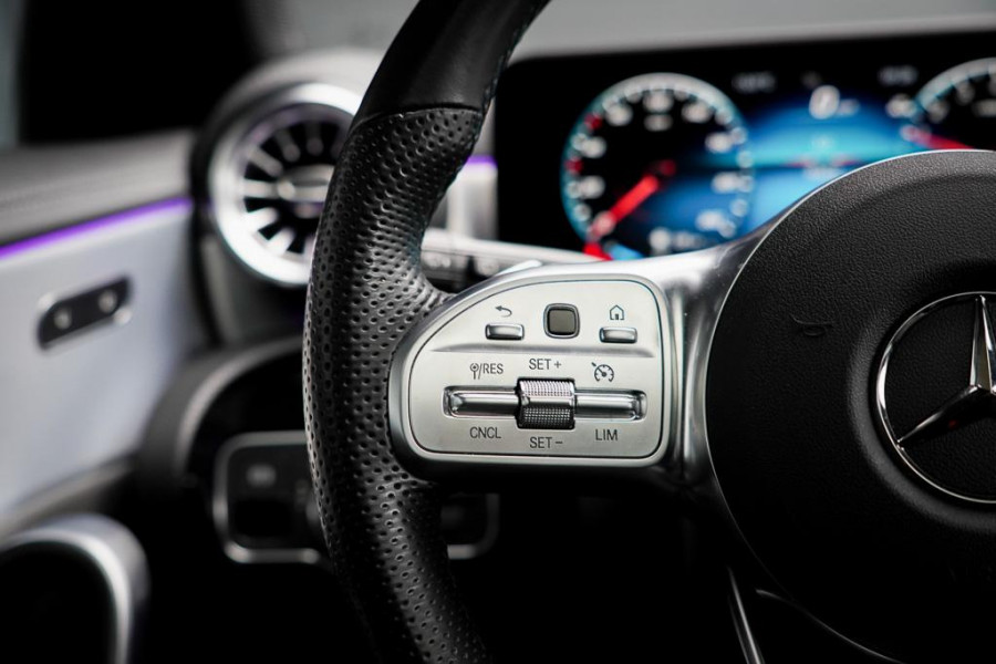 Mercedes-Benz CLA-Klasse 250e AMG Line / Pano / Sfeerverlichting / Stoelverwarming+Ventilatie / Leder / HUD