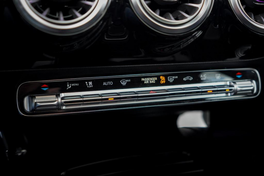 Mercedes-Benz CLA-Klasse 250e AMG Line / Pano / Sfeerverlichting / Stoelverwarming+Ventilatie / Leder / HUD