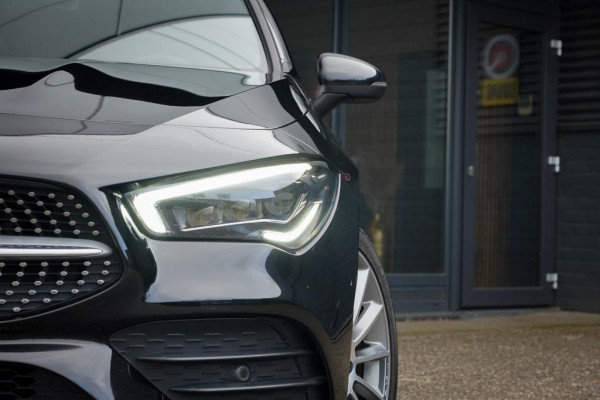 Mercedes-Benz CLA-Klasse 250e AMG Line / Pano / Sfeerverlichting / Stoelverwarming+Ventilatie / Leder / HUD