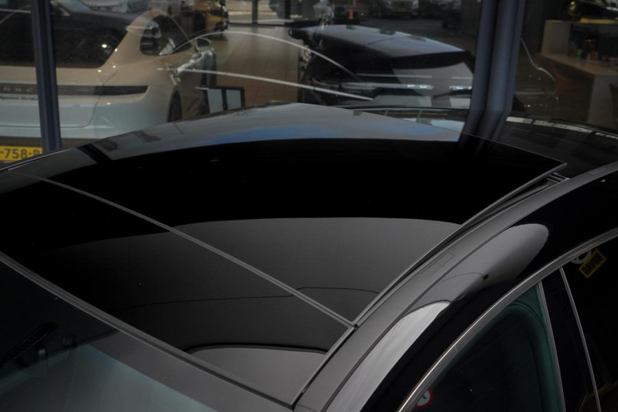 Mercedes-Benz CLA-Klasse 250e AMG Line / Pano / Sfeerverlichting / Stoelverwarming+Ventilatie / Leder / HUD