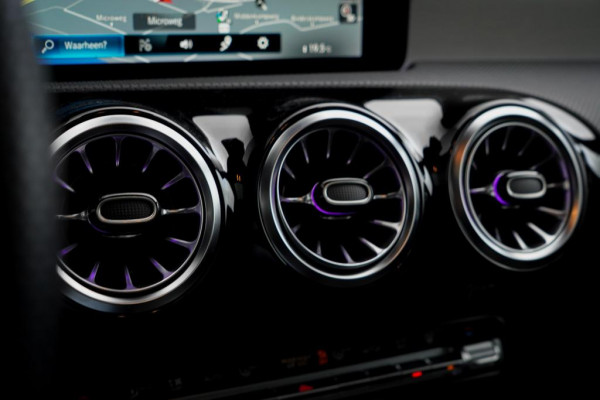 Mercedes-Benz CLA-Klasse 250e AMG Line / Pano / Sfeerverlichting / Stoelverwarming+Ventilatie / Leder / HUD