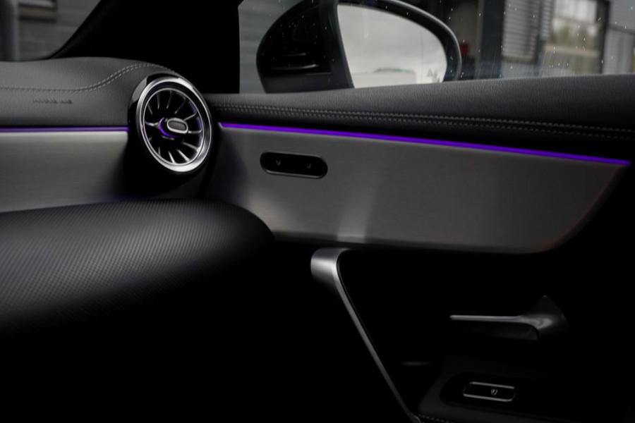 Mercedes-Benz CLA-Klasse 250e AMG Line / Pano / Sfeerverlichting / Stoelverwarming+Ventilatie / Leder / HUD