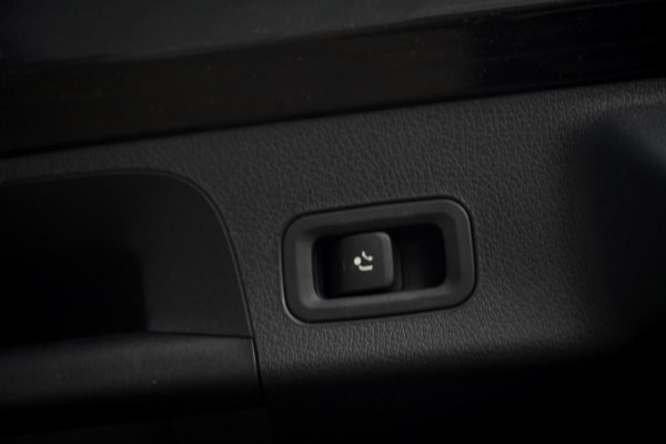 Mercedes-Benz CLA-Klasse 250e AMG Line / Pano / Sfeerverlichting / Stoelverwarming+Ventilatie / Leder / HUD