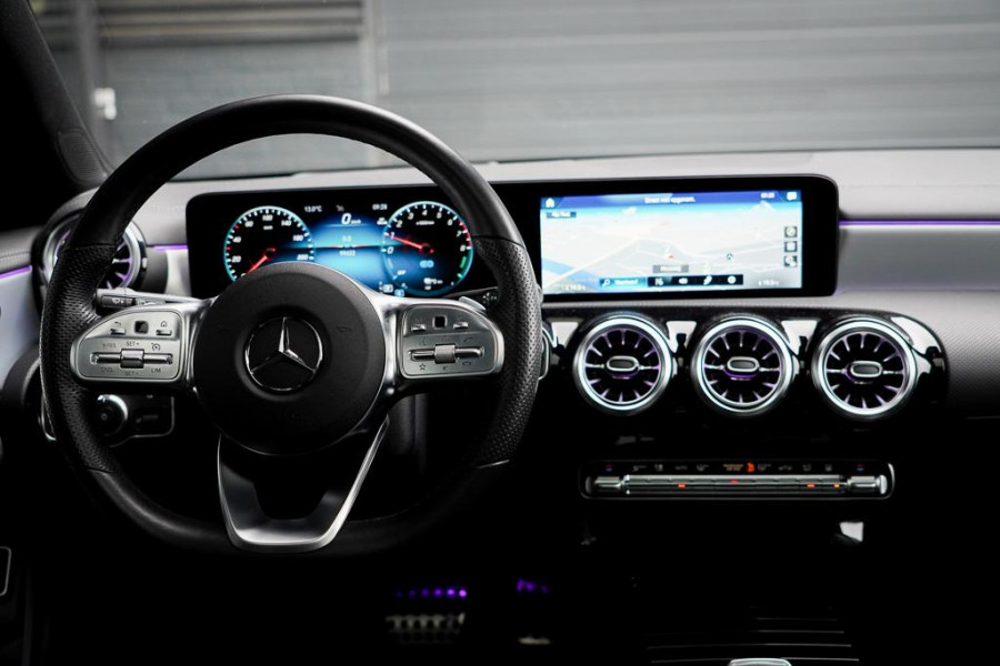 Mercedes-Benz CLA-Klasse 250e AMG Line / Pano / Sfeerverlichting / Stoelverwarming+Ventilatie / Leder / HUD