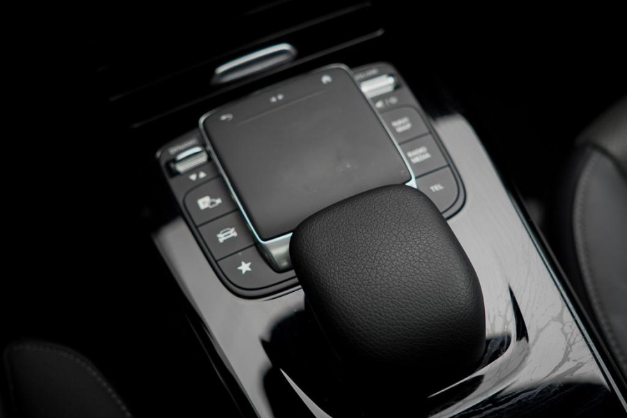 Mercedes-Benz CLA-Klasse 250e AMG Line / Pano / Sfeerverlichting / Stoelverwarming+Ventilatie / Leder / HUD