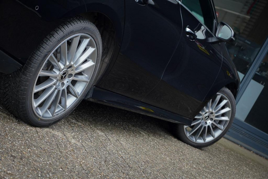 Mercedes-Benz CLA-Klasse 250e AMG Line / Pano / Sfeerverlichting / Stoelverwarming+Ventilatie / Leder / HUD