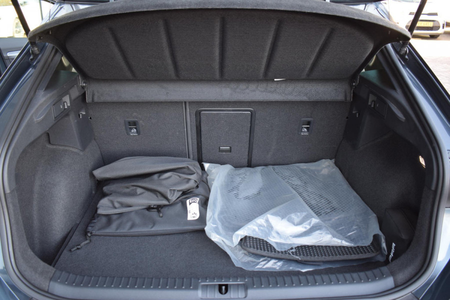 CUPRA Formentor 1.4 TSI e-Hybrid Essential | Adaptive | Pano | 18"| Carplay |