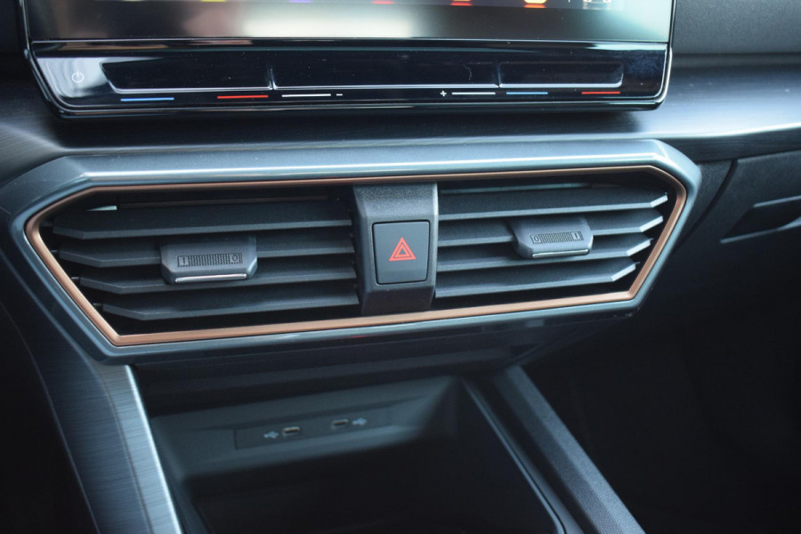 CUPRA Formentor 1.4 TSI e-Hybrid Essential | Adaptive | Pano | 18"| Carplay |