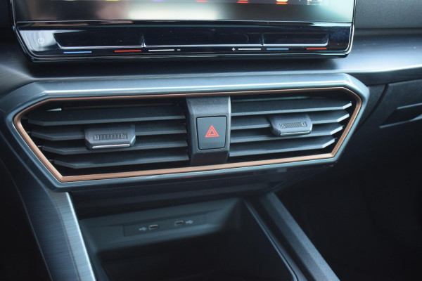 CUPRA Formentor 1.4 TSI e-Hybrid Essential | Adaptive | Pano | 18"| Carplay |