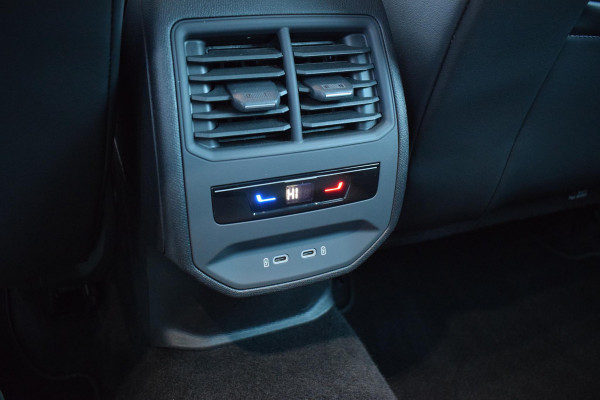 CUPRA Formentor 1.4 TSI e-Hybrid Essential | Adaptive | Pano | 18"| Carplay |