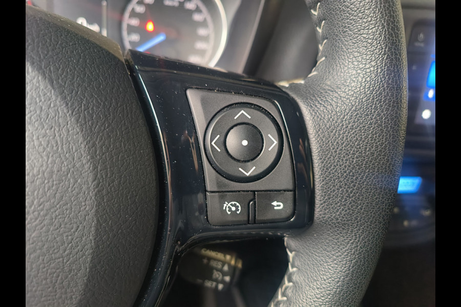 Toyota Yaris 1.5 VVT-i Dynamic uit 2020 Rijklaar + 12 maanden Bovag-garantie Henk Jongen Auto's in Helmond,  al 50 jaar service zoals 't hoort!