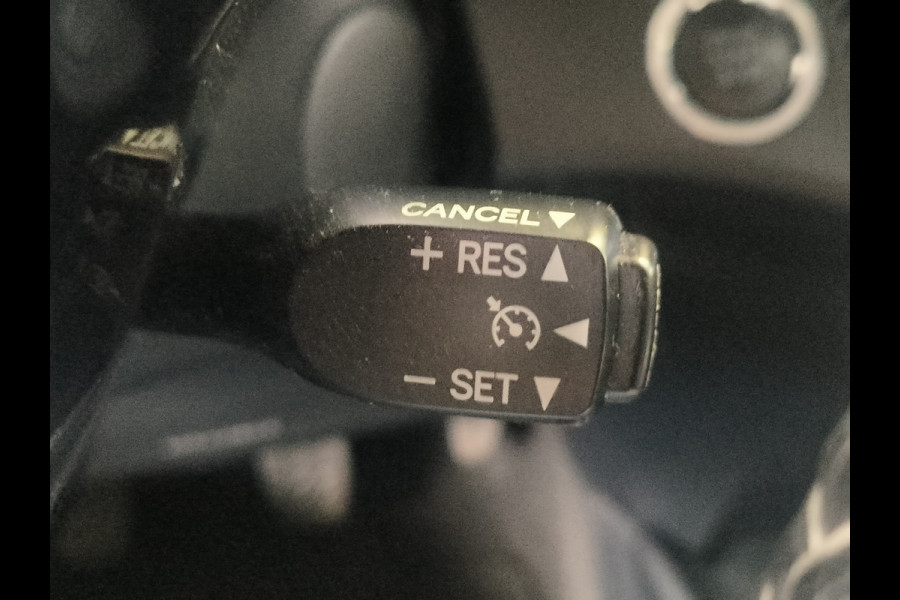 Toyota Yaris 1.5 VVT-i Dynamic uit 2020 Rijklaar + 12 maanden Bovag-garantie Henk Jongen Auto's in Helmond,  al 50 jaar service zoals 't hoort!