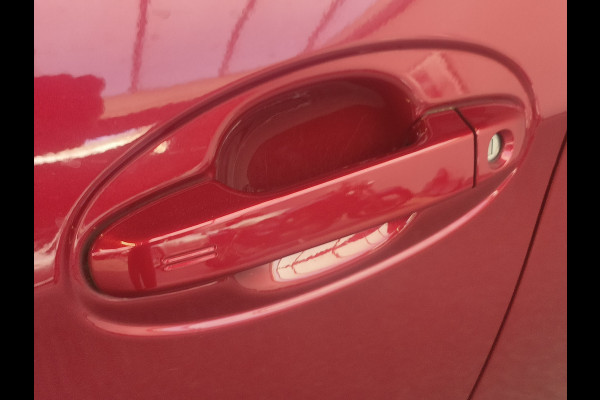 Toyota Yaris 1.5 VVT-i Dynamic uit 2020 Rijklaar + 12 maanden Bovag-garantie Henk Jongen Auto's in Helmond,  al 50 jaar service zoals 't hoort!