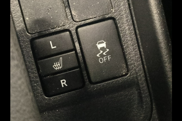 Toyota Yaris 1.5 VVT-i Dynamic uit 2020 Rijklaar + 12 maanden Bovag-garantie Henk Jongen Auto's in Helmond,  al 50 jaar service zoals 't hoort!