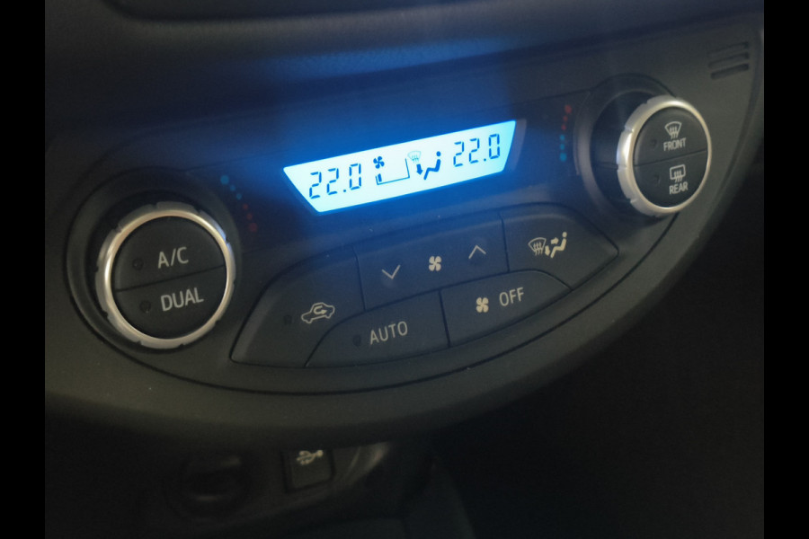 Toyota Yaris 1.5 VVT-i Dynamic uit 2020 Rijklaar + 12 maanden Bovag-garantie Henk Jongen Auto's in Helmond,  al 50 jaar service zoals 't hoort!