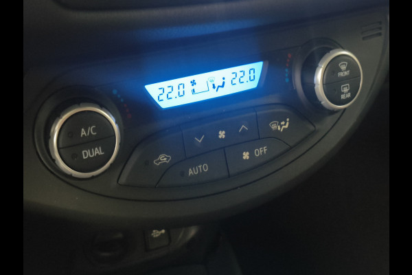 Toyota Yaris 1.5 VVT-i Dynamic uit 2020 Rijklaar + 12 maanden Bovag-garantie Henk Jongen Auto's in Helmond,  al 50 jaar service zoals 't hoort!