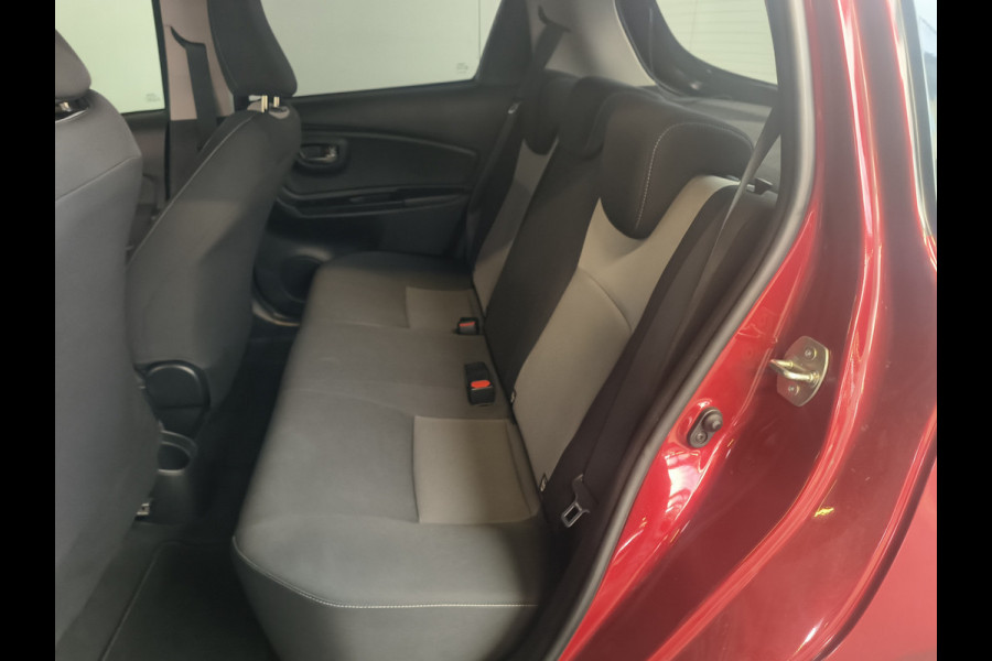 Toyota Yaris 1.5 VVT-i Dynamic uit 2020 Rijklaar + 12 maanden Bovag-garantie Henk Jongen Auto's in Helmond,  al 50 jaar service zoals 't hoort!
