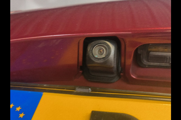 Toyota Yaris 1.5 VVT-i Dynamic uit 2020 Rijklaar + 12 maanden Bovag-garantie Henk Jongen Auto's in Helmond,  al 50 jaar service zoals 't hoort!